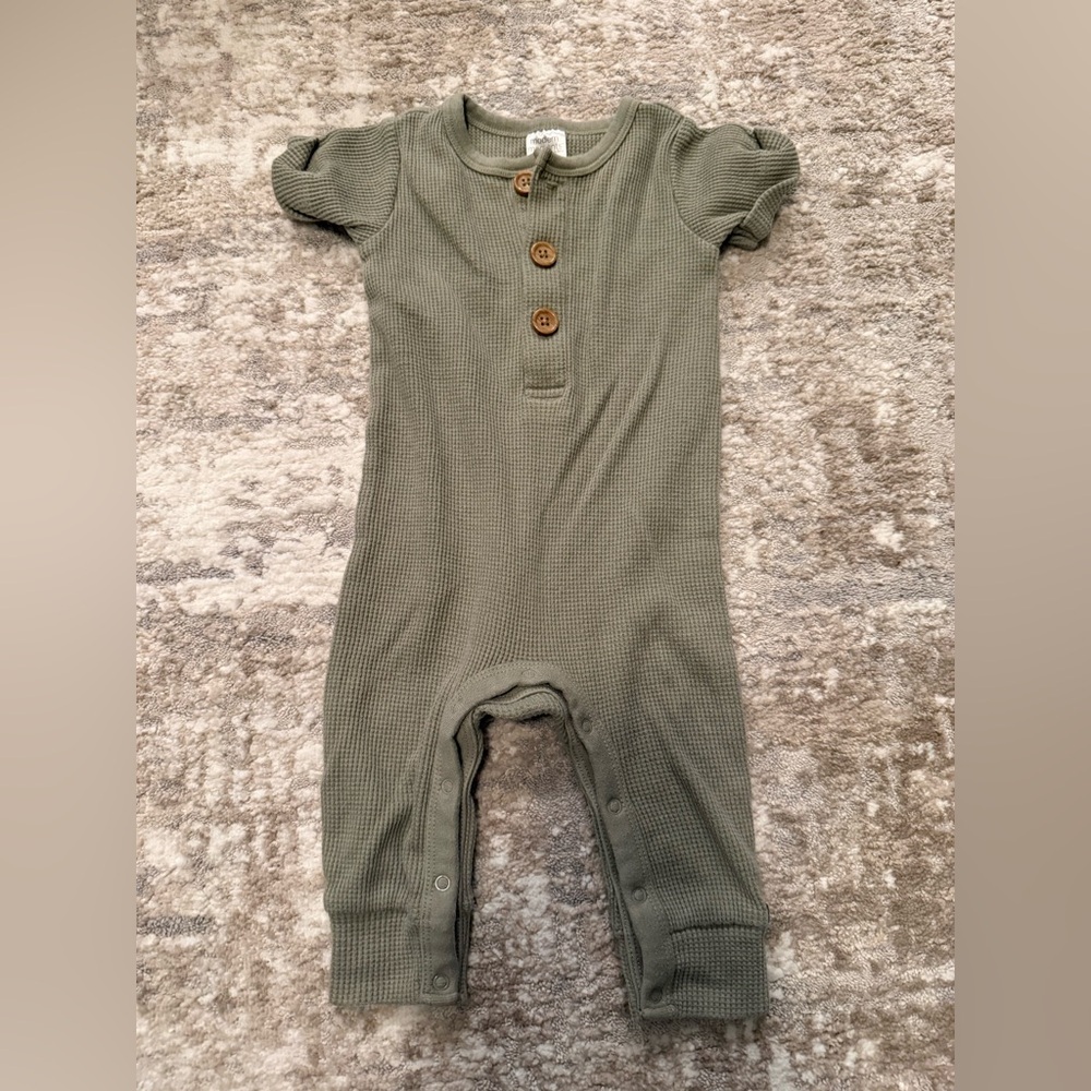 Modern Moments Waffle Knit Short Sleeve Baby Olive Green Kids Romper size 6/9M